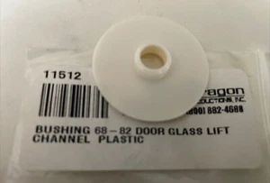 11512 1968-82 CORVETTE DOOR GLASS LIFT CHANNEL PLASTIC BUSHING NEW - Foto 1 di 1