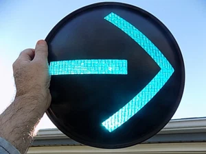 12" Green Arrow Traffic Light Signal Lens with Gasket - Picture 1 of 2