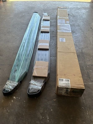 Tablas de correr Go Rhino RB20 peldaños laterales aptas para CrewMax Foto 1 de 4