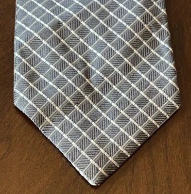 Claiborne Gray 100% Silk Men’s Neck Tie Made In Italy - Image 1 of 4
