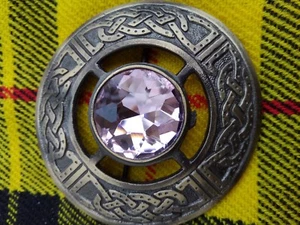 Broche escocés mosca a cuadros con 1 piedra rosa en latón acabado antiguo broche de 3" - Imagen 1 de 3