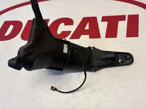 Ducati Panigale 1299 1199 959 899 V2 Radiator water cooler coolant fan housing - Picture 1 of 6