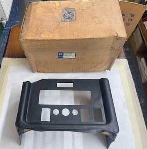 MG BHH 300 MGB TOURER & MGB GT NORTH AMERICAN & SWEDISH MODELS RADIO CONSOLE - Picture 1 of 6