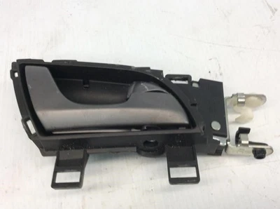 09 10 Acura TL Sedan interior maçaneta traseira direita Z - Imagem 1 de 4