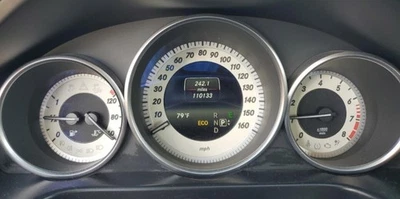 Grupo de medidores de velocímetro OE Clase E 2014 110 k millas Mercedes-Benz Foto 1 de 4