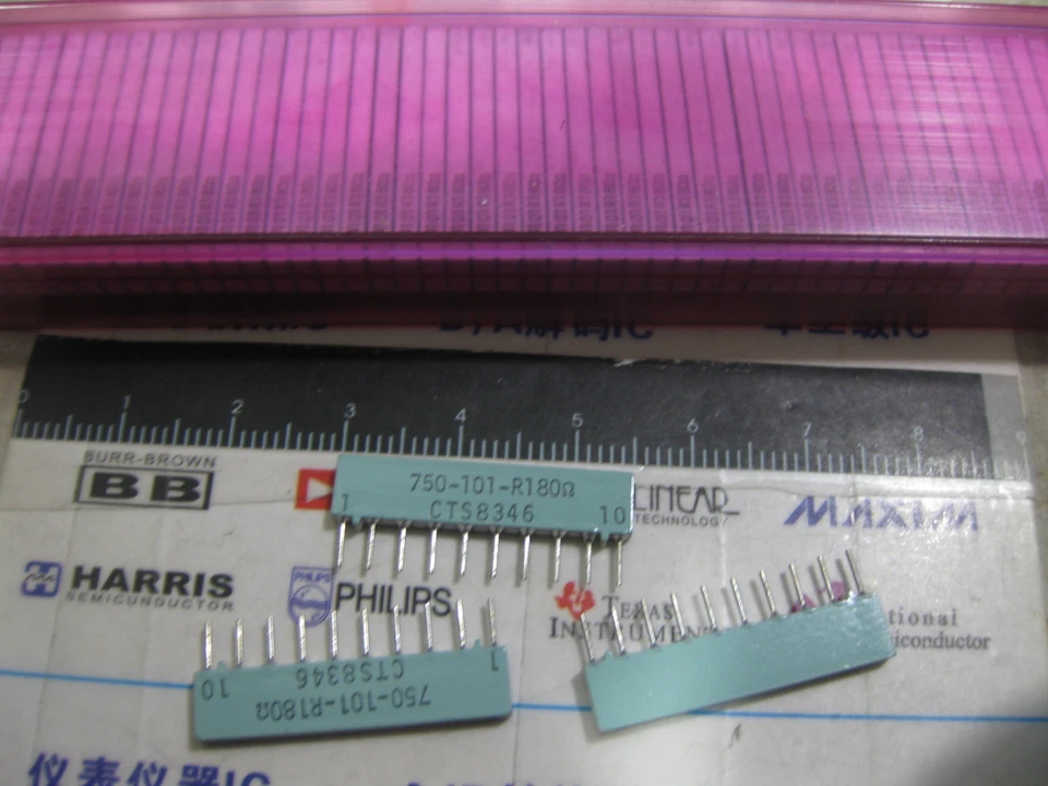 5X CTS 750-101-R180R 180R Resistance network, 180 Ohms, 2%, SIP10 - Image 1 of 1