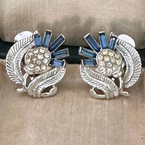 Pendientes de estrás de cardo Trifari corona azul vintage - Imagen 1 de 7