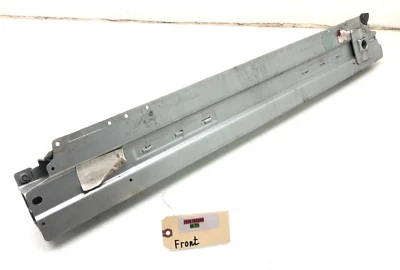 Barra de impacto de refuerzo para parachoques delantero Jaguar XF 2016-2020 OEM. Foto 1 de 4