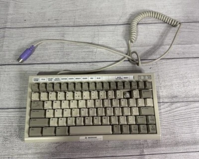 Vintage BTC KEYBOARD - FCC ID E5X5R5BTC-5100C - Missing Piece. - Image 1 of 4