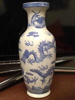 Schöne chinesische Vase Kaminvase Tischvase Blaumalerei mit Drachen gemarkt - Bild 1 von 4