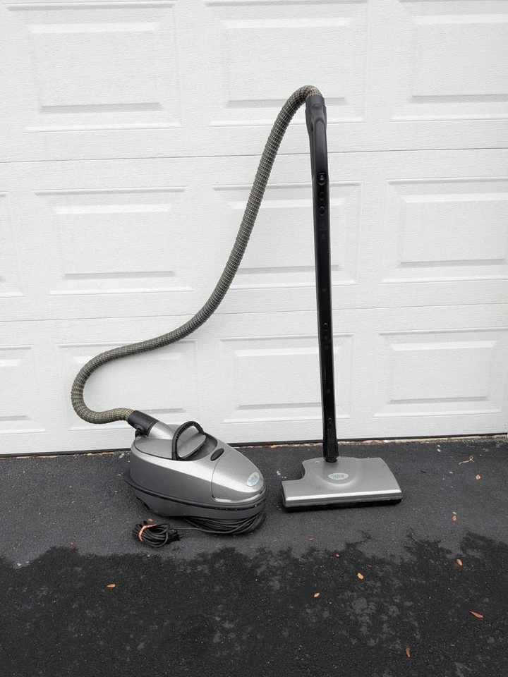  Tristar A101S Canister Vacuum With Hose And Attachments No Powerbrush. MINT!!! - Image 1 of 4