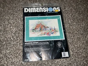 Kit de punto de cruz contado Dimensions Hollyhock Cottage 3683 vintage 1989 - Imagen 1 de 3