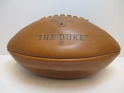 Fútbol americano firmado de colección 1968 Green Bay Packers "The Duke" 49 firmas Bart Starr Foto 1 de 4