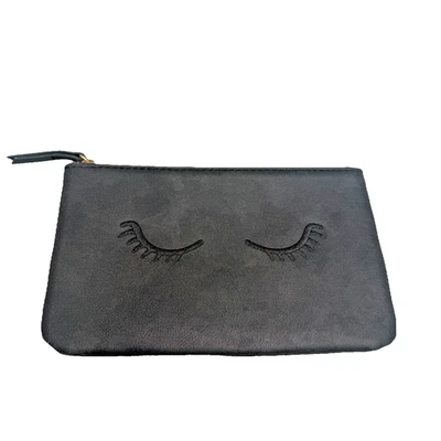 Bolsa con cremallera de pestañas Stella & Dot negra imitación cuero “Eye Am Strong” forro satinado Foto 1 de 4