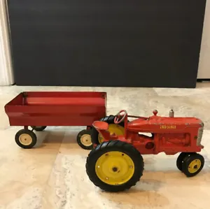 1952 Tru-Scale M Tractor Red MCP001 With ERTL Farm Trailer Made In USA - Picture 1 of 12