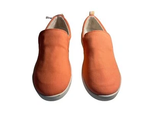Vionic Beach Marshall slip on shoes Peach Salmon Size 5  NEW with Tags - Picture 1 of 8