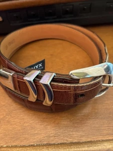 Cintura in pelle Onyx by Brighton marrone croc goffrata taglia 38 larghezza 1-1/4" Western H'ware - Foto 1 di 8