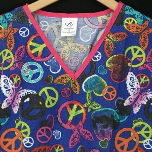 B SCRUBS TOP BUTTERFLY BUTTERFLIES PEACE SIGN HEART WOMENS SIZE S COTTON BLEND - Picture 1 of 6