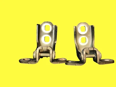 OEM 2016-2024 CHEVROLET MALIBU FRONT RIGHT SIDE UPPER & LOWER DOOR HINGE #1953 - Image 1 of 4