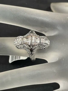 Lady's Gold Ring 18K White Gold 2.6g (AD2003283) - Picture 1 of 4