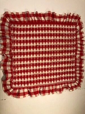 Almohada vintage roja y blanca a cuadros de guinga borde con volantes Foto 1 de 4