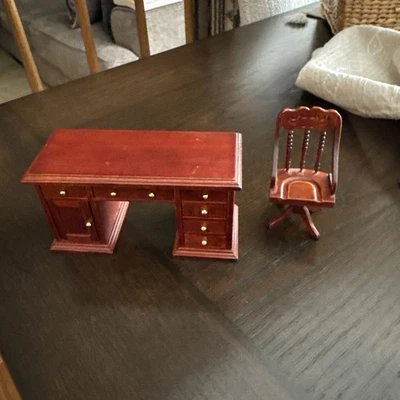 DE COLECCIÓN BOMBAY CASA DE MUÑECAS MUEBLES MINIATURA MADERA OFICINA ESCRITORIO Y SILLA Foto 1 de 3