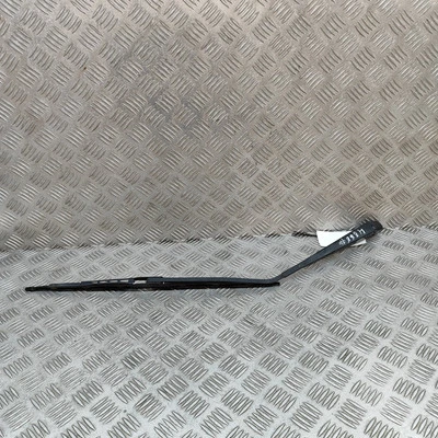 Toyota Celica T230 Tailgate Window Wiper Arm 85241-20150 2002 28446092 - Image 1 of 4