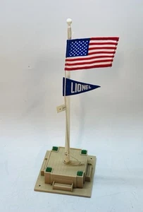 Base de poste de bandera y bandera Lionel (1983) - Imagen 1 de 4