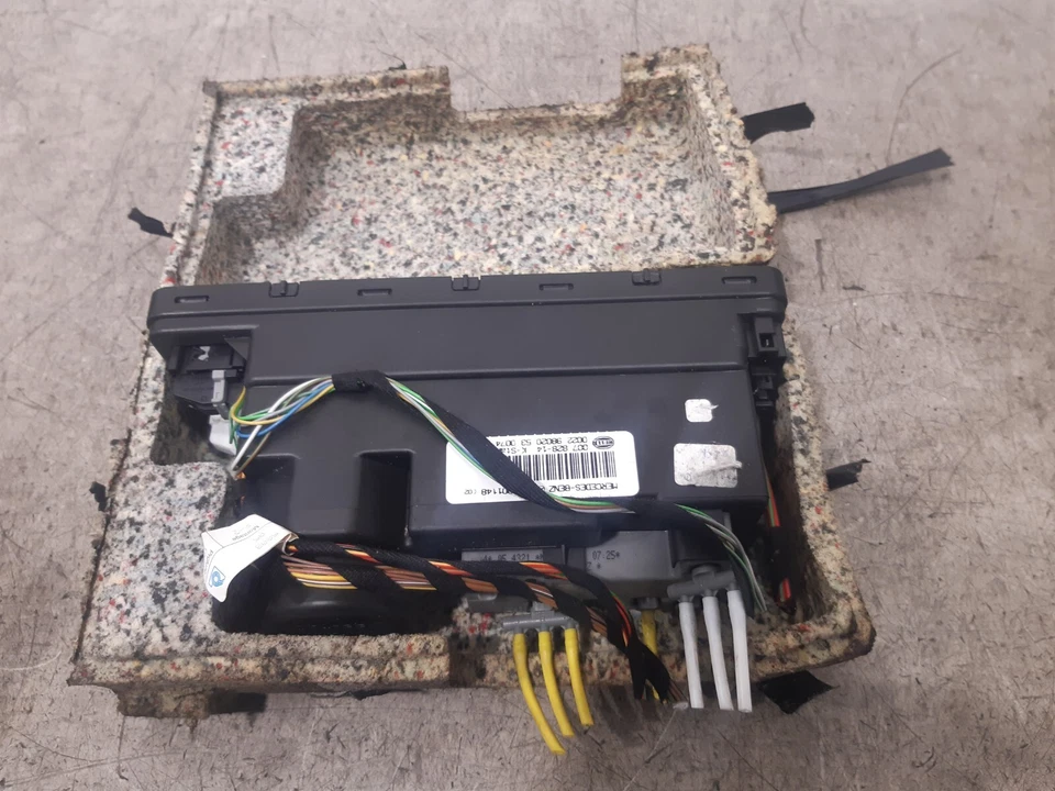 Mercedes CLK 320 W208 2001 bomba de vacío de bloqueo central 2088001148 Foto 1 de 4