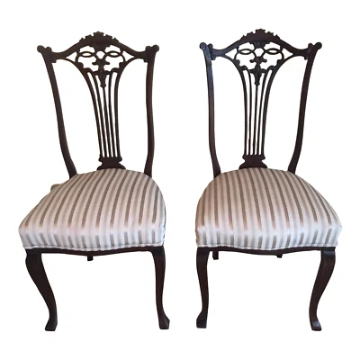 Sillas francesas talladas de caoba antiguas Foto 1 de 4