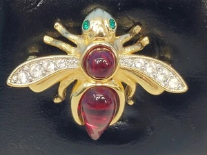 Joan Rivers Red Bee Brooch Pin Rhinestones Acrylic Green Eyes Gold Tone Pin -g42 - Picture 1 of 7