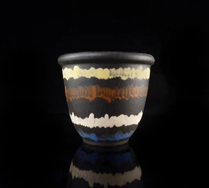 Maceta de cerámica miniatura para cactus hecha a mano negra colorida vintage altura 6 cm - Imagen 1 de 3