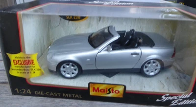 Maisto 1:24 Mercedes-benz MB SLK 230 Argento Special Collection 1/24 IN Conf - Immagine 1 di 3