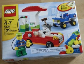 NEW/SEALED LEGO 5640 DUPLO Gas Station 2009