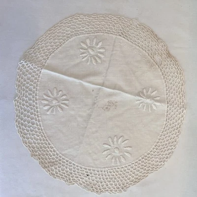 Antique Vintage Linen Lace 13" Doily Round “Margaret” Embroidered Crochet ~VG - Imagem 1 de 4
