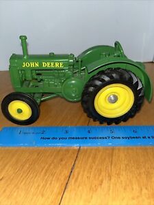 Ertl John Deere Diecast Tractor 1/24 Scale Nice 