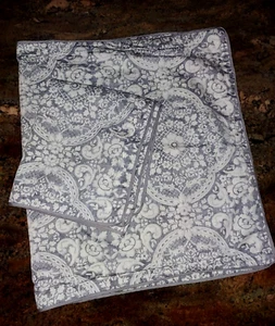 2 federe cuscino medaglione floreale damascato grigio argento Tahari Home KING 36x20 - Foto 1 di 8