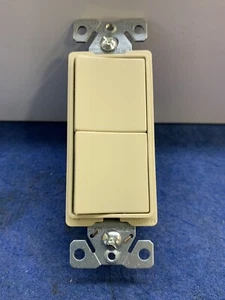 Cooper 7728V-BOX Combinación 2 Interruptor Monopolo (Caja de 10) Nuevo Envío Gratis - Imagen 1 de 10
