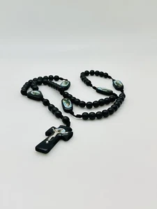 San Judas Tadeo Rosario Hecho Con Madera Nudos De Hilo Y Madera Negra - Imagen 1 de 3