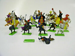 Lot 17 Britains Toy Soldiers Mounted Knights Crusades 1971 Deetail. 6 Horses