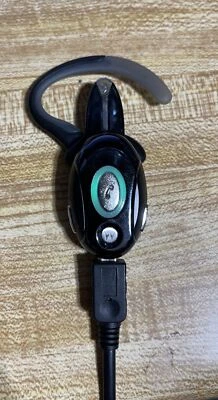 Motorola H700 Autoflip Boom Earpiece EarHook Headset Wireless For Parts/Repair - Image 1 of 4