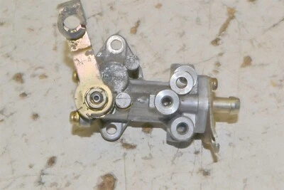 Bomba de circulación de aceite Ski-Doo Formula 583 420887340 1997-1998 Foto 1 de 3