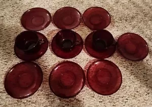 Lotto piattini (10) e tazze (3) rosso Arcoroc - Foto 1 di 5