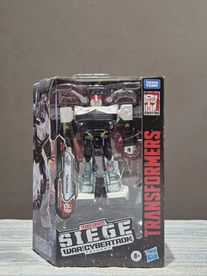 Transformers Generations: War for Cybertron Siege - Deluxe Prowl - Image 1 of 4
