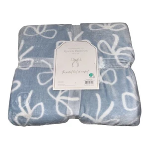 Bowtiful Blue & White BOWS QUEEN Plush Blanket- Coquette, Cottage Viral Blanket - Picture 1 of 7