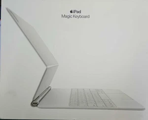 Genuine Apple Magic Keyboard for iPad Air 13‑inch-White - Picture 1 of 3