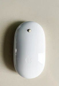 Apple old original bluetooth mouse: normal use. Battery model - Picture 1 of 3