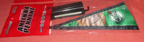 1 PIECE = BOSTON CELTICS BASKETBALL NBA =  Mini ANTENNA Pennant  = RICO Cover