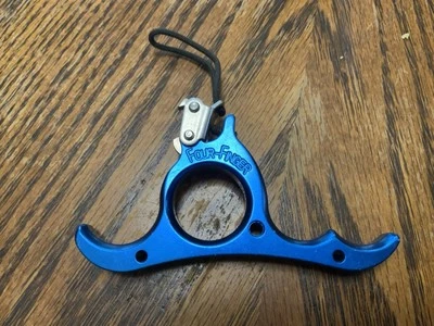 Vintage Stanilawski 4 Finger Release - Image 1 of 2