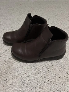 Drew Brown Zippy Ankle Boots - Size 7 Women’s Wide - Picture 1 of 5